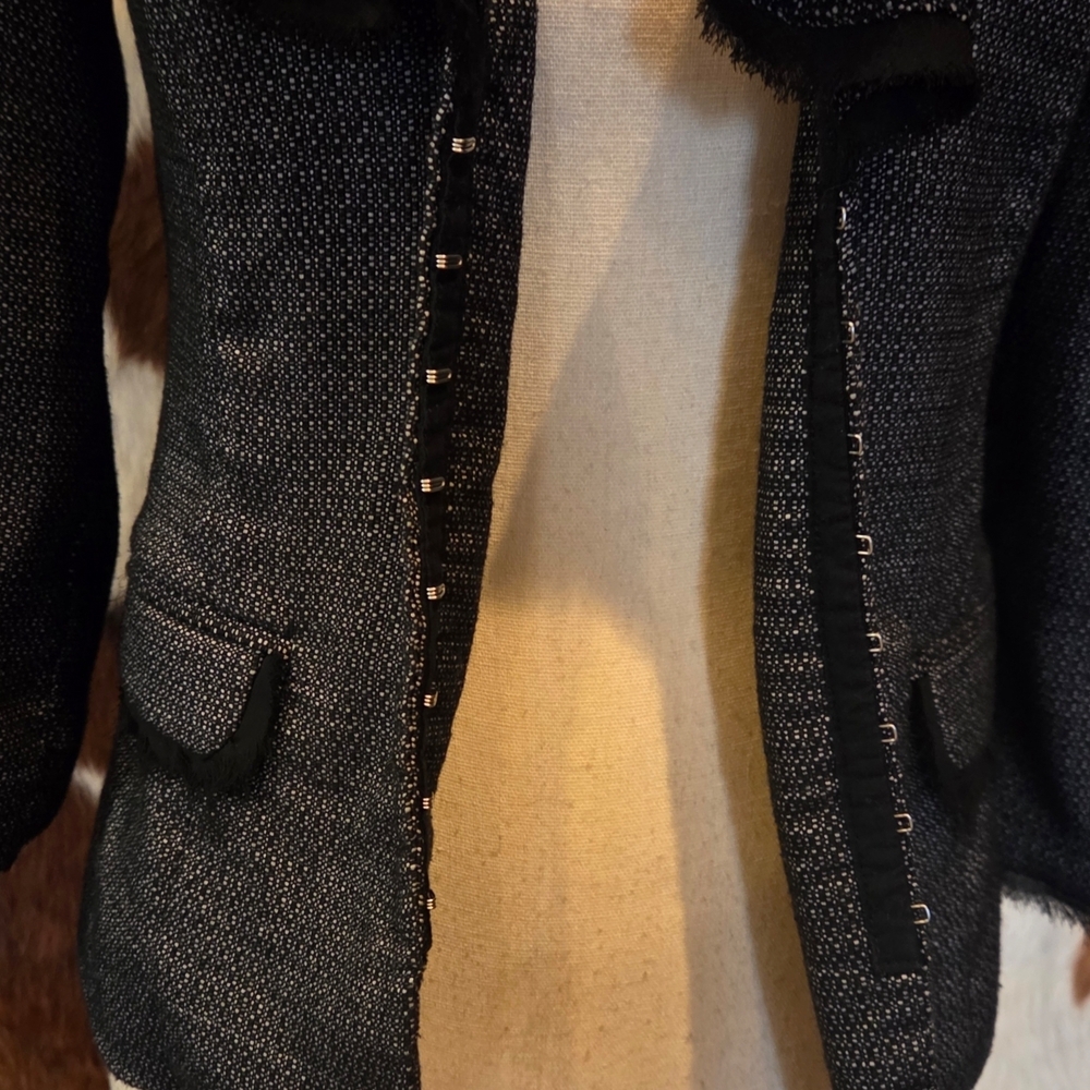 Chic Black Women's Blazer with Ruffled Collar - Picture 2 of 12